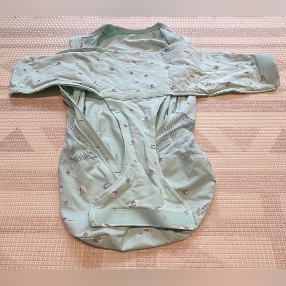 Happiest Baby Sleepea 5-Second Swaddle - Picture 7 of 8